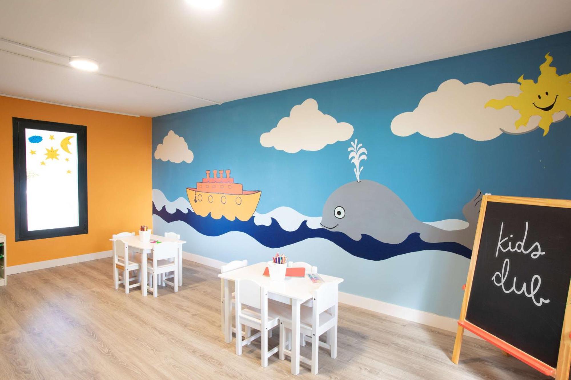 Hilton Mallorca Galatzo Peguera Bagian luar foto Kids Club